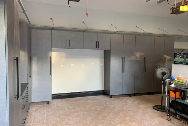 Custom garage cabinets installed by Garage-Tastic in West Palm Beach (photo 4)