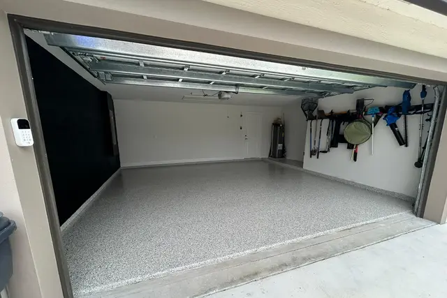 Epoxy garage floor coating by Garage-Tastic in West Palm Beach (photo 2)