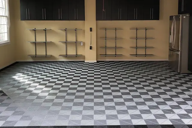 Interlocking garage floor tiles installed by Garage-Tastic in West Palm Beach (photo 5)